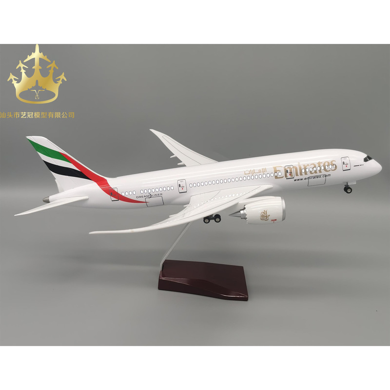 787 Emirati Modello di Aereo R - Model Airplane Plastic recensione e prezzo