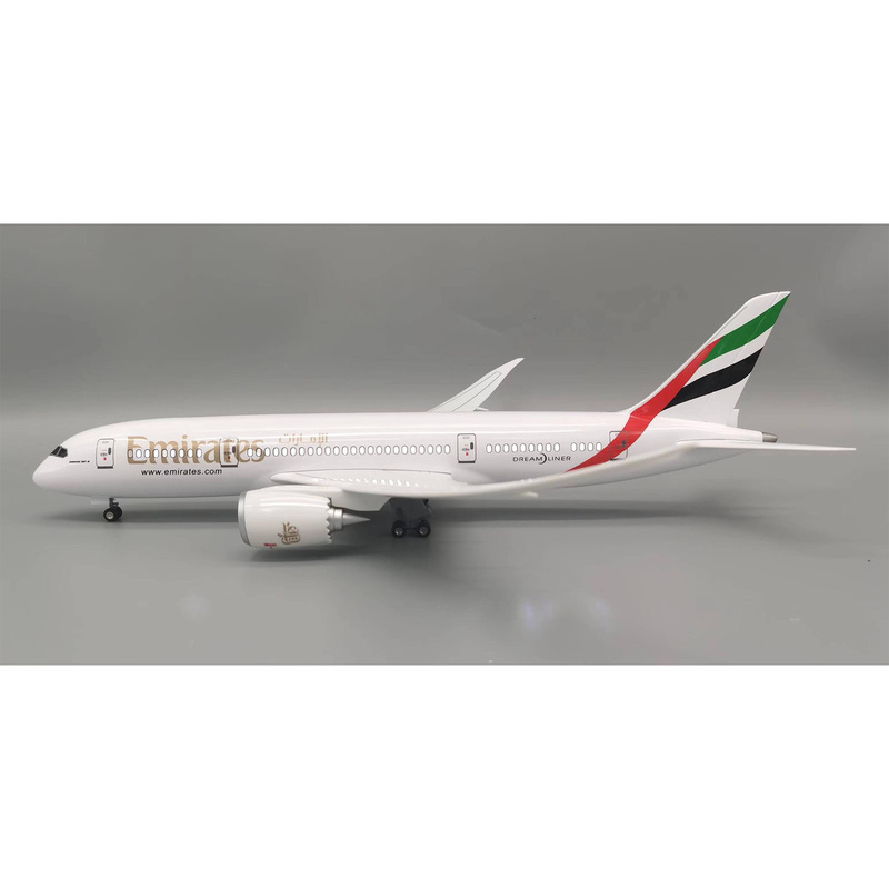 787 Emirati Modello di Aereo R - Model Airplane Plastic recensione e prezzo
